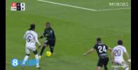 望无大碍！卡马文加拼抢中与桑加雷头部相撞，后者被换下