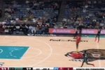 申京传球失误 GG&middot;杰克逊轰进中场压哨三分予以惩戒