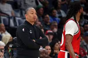 泰伦&middot;卢：第三节初我们打得有些松懈 暂停后大家调整得不错